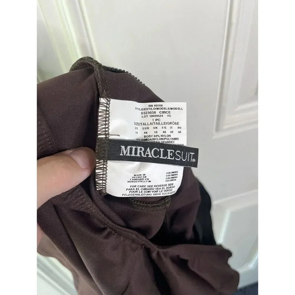 Miraclesuit NWT Illusionists Circe One Piece Swimsuit Size 14 Women’s In Sumatra - Picture 6 of 10